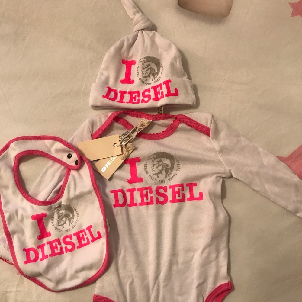 NEW Diesel infant gift set onesie, hat and bib
